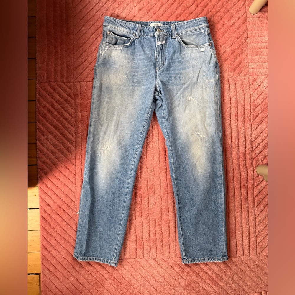Closed denim Light Blue distressed  Straight leg jeans 28 women’s